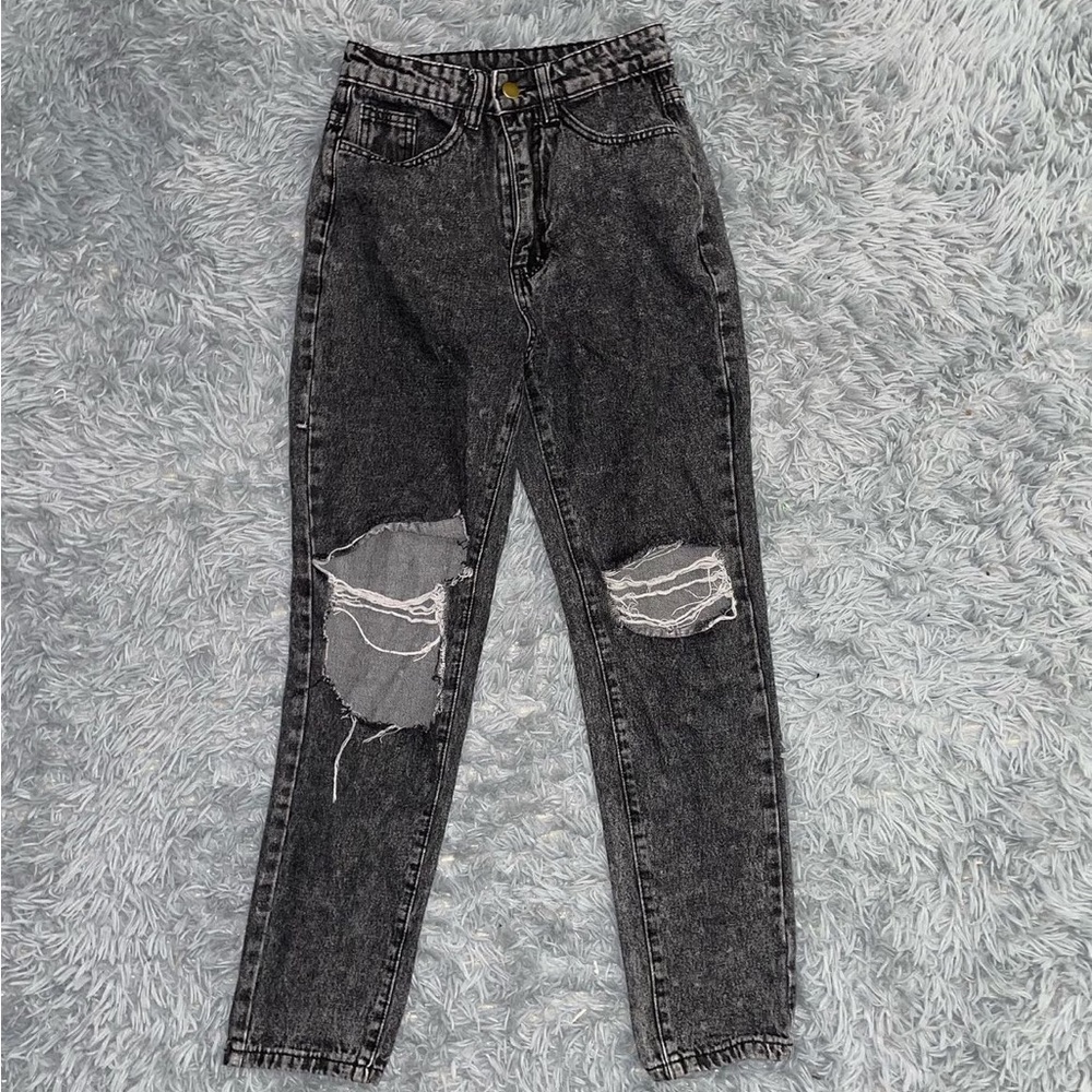 Black ripped mom jeans